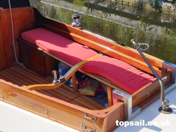 1986 Easticks 28 Custom River Cruiser (Electric)