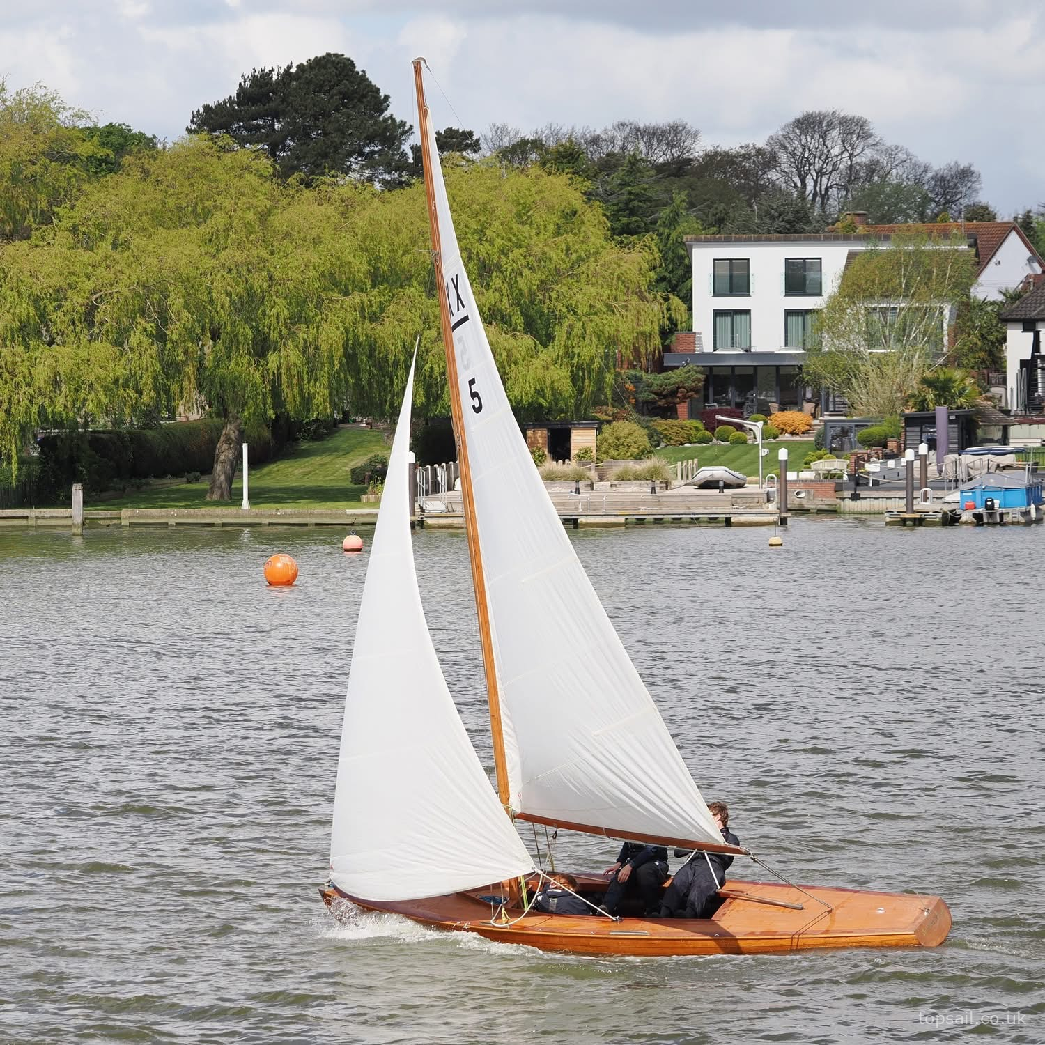 1947 Oulton Broad Restricted Class Rater & Trailer