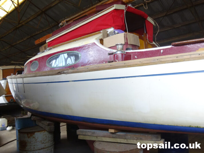 1980 Landamore 28 Broads Yacht Project (GRP Hull)
