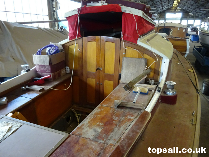1980 Landamore 28 Broads Yacht Project (GRP Hull)