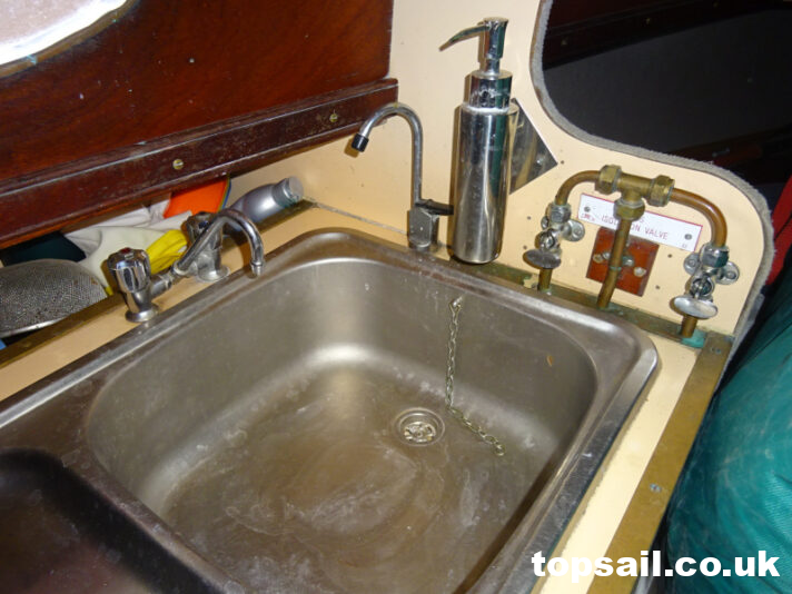 1980 Landamore 28 Broads Yacht Project (GRP Hull)
