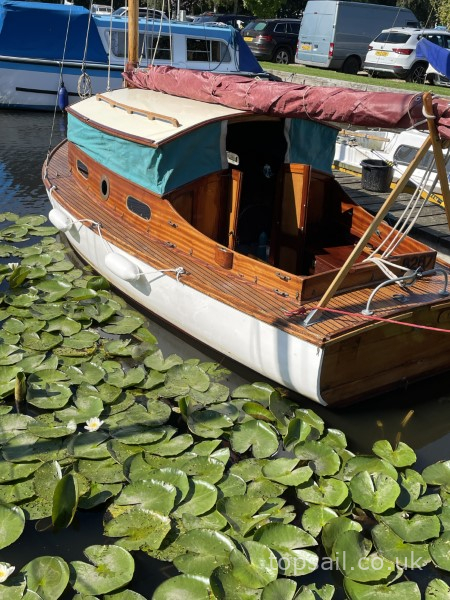 1930 Ernest Collins Whippet Class River Cruiser (with Trailer)