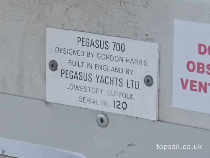 1984 Pegasus 700 (Shallow Fin)