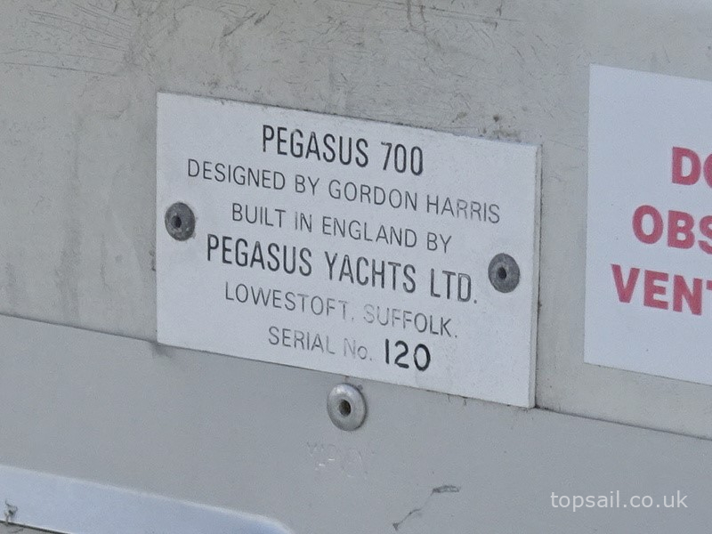 1984 Pegasus 700 (Shallow Fin)