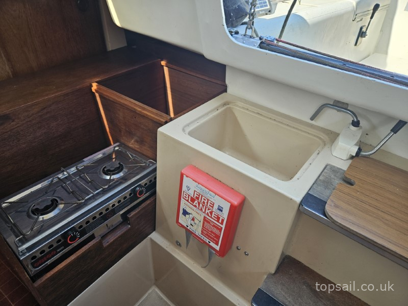 1984 Pegasus 700 (Shallow Fin)
