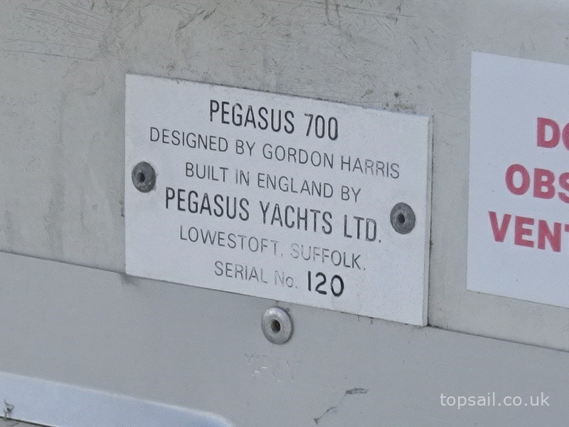 1984 Pegasus 700 (Shallow Fin)