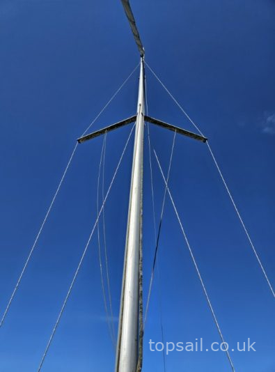 1984 Pegasus 700 (Shallow Fin)