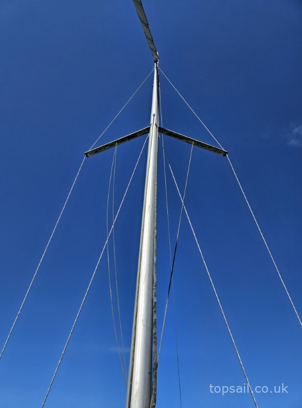 1984 Pegasus 700 (Shallow Fin)
