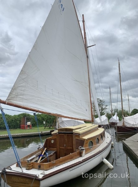 1997 Herbert Woods Lady 32 River Cruiser Class #341 (GRP Hull)