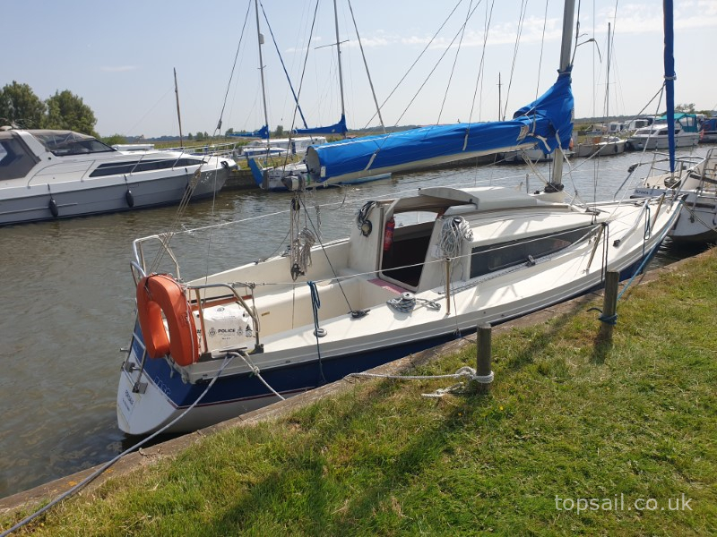 1985 Pegasus 700 (Shallow Fin)