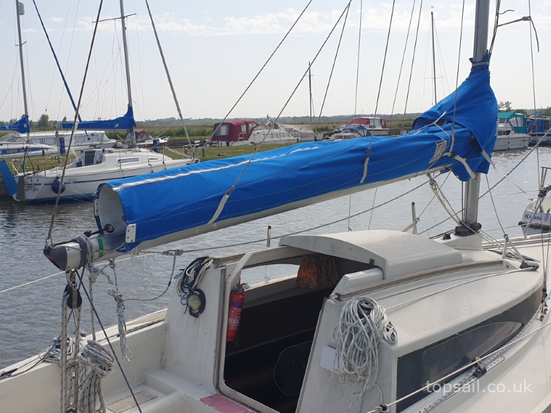 1985 Pegasus 700 (Shallow Fin)