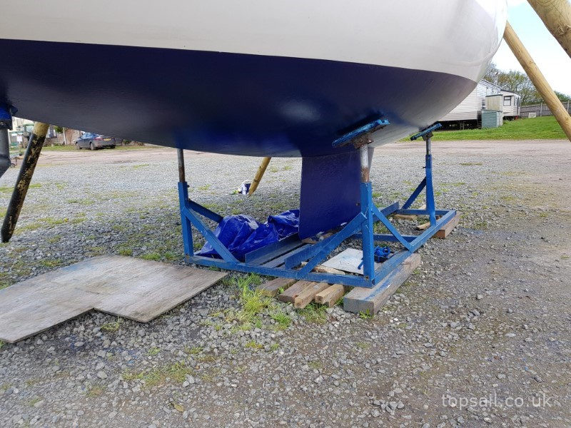 1985 Pegasus 700 (Shallow Fin)