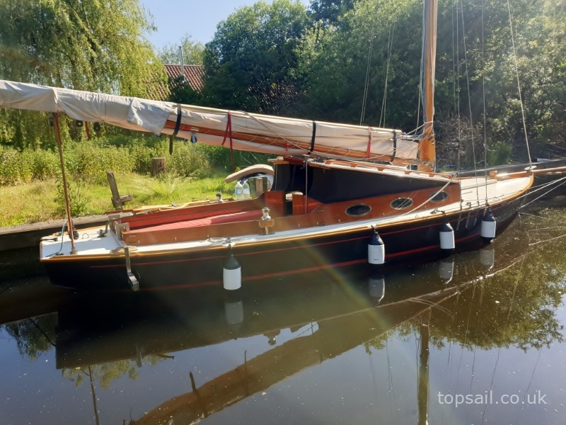 1986 Easticks 28 Custom River Cruiser (Electric)