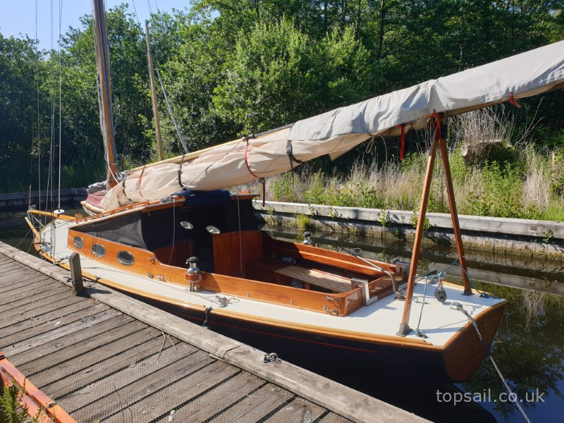 1986 Easticks 28 Custom River Cruiser (Electric)