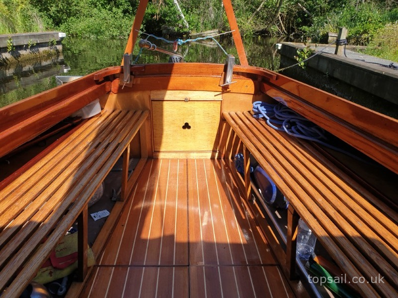 1986 Easticks 28 Custom River Cruiser (Electric)