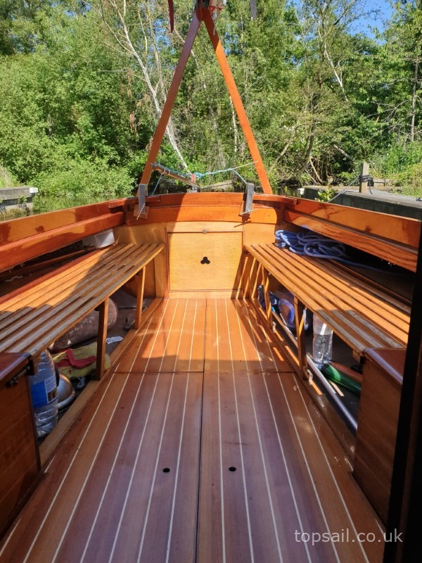 1986 Easticks 28 Custom River Cruiser (Electric)
