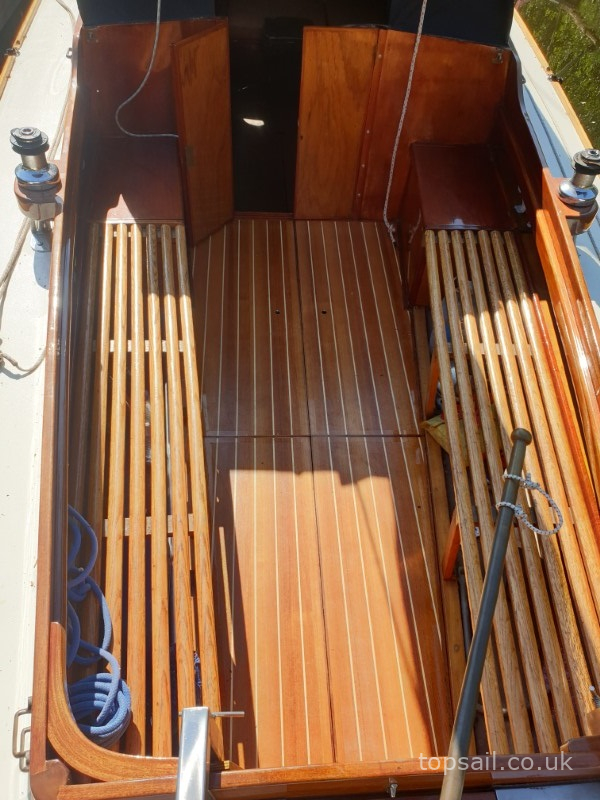 1986 Easticks 28 Custom River Cruiser (Electric)