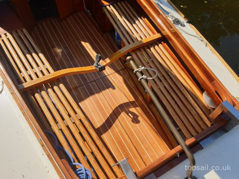 1986 Easticks 28 Custom River Cruiser (Electric)