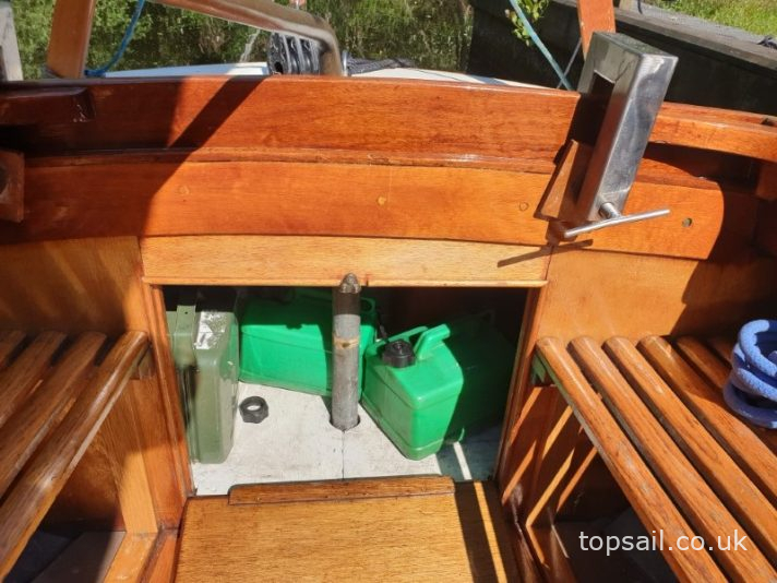 1986 Easticks 28 Custom River Cruiser (Electric)