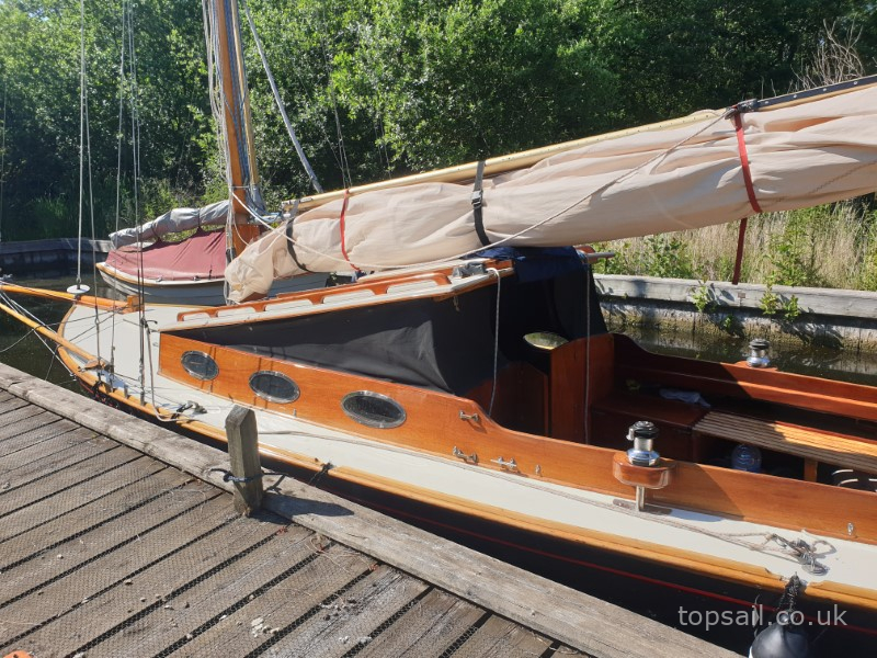 1986 Easticks 28 Custom River Cruiser (Electric)