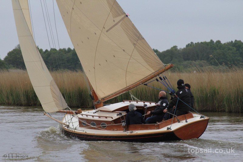 1986 Easticks 28 Custom River Cruiser (Electric)