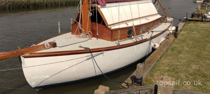 1930s Applegate Cordon Rouge Class River Cruiser