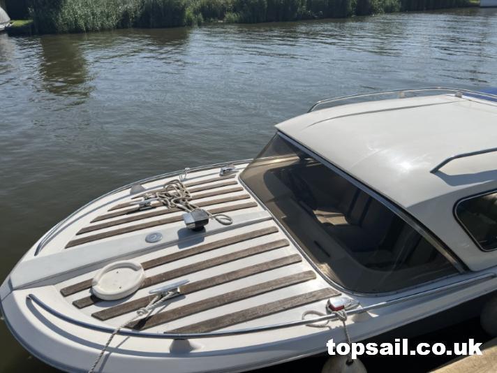2000 Broom Scorpio Day Boat (With Trailer)
