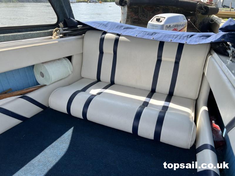 2000 Broom Scorpio Day Boat (With Trailer)