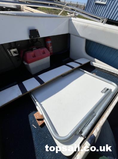 2000 Broom Scorpio Day Boat (With Trailer)