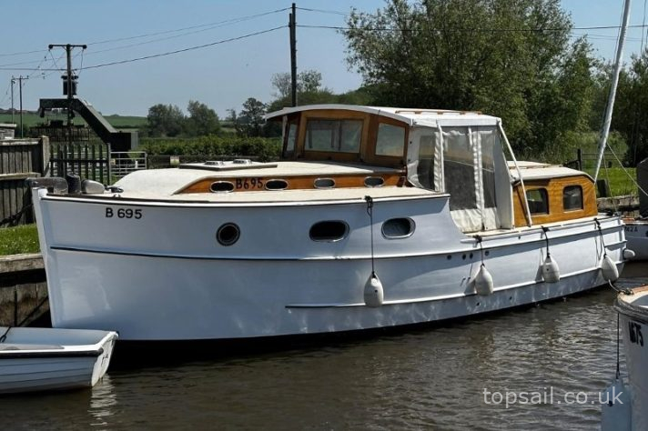 1938 Dawncraft Crimson Dawn Motor Cruiser
