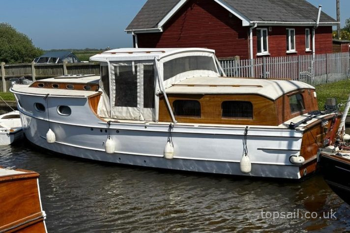 1938 Dawncraft Crimson Dawn Motor Cruiser