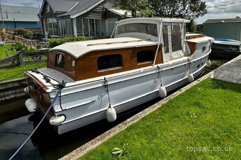 1938 Dawncraft Crimson Dawn Motor Cruiser