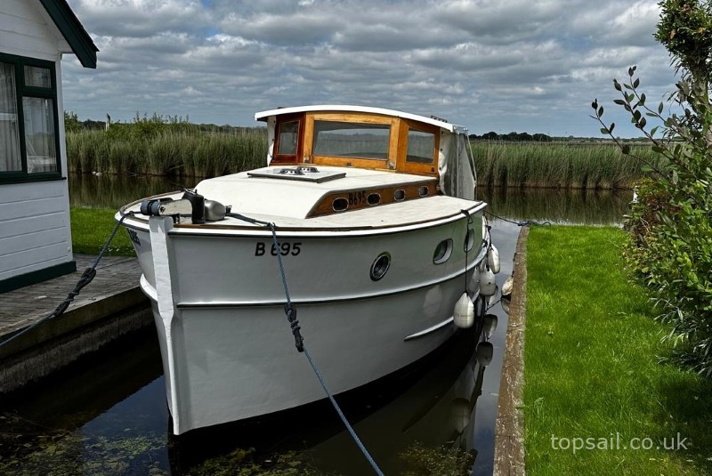 1938 Dawncraft Crimson Dawn Motor Cruiser