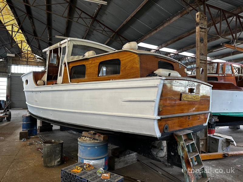 1938 Dawncraft Crimson Dawn Motor Cruiser
