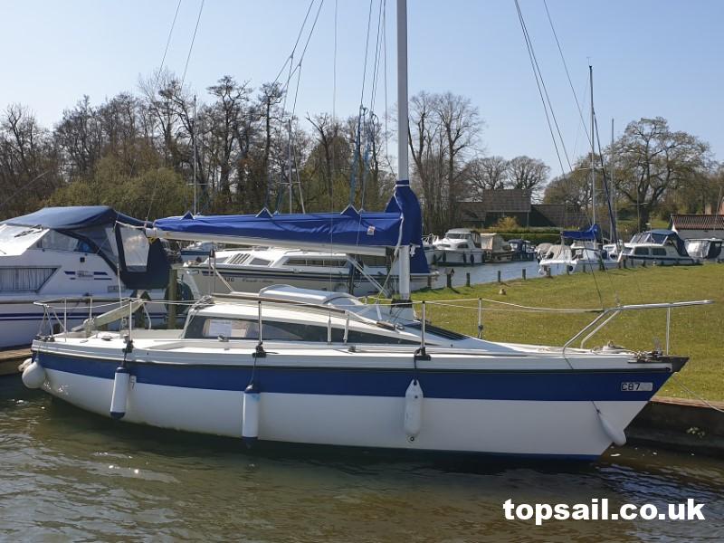 1986 Pegasus 700 (Shallow Fin Keel)