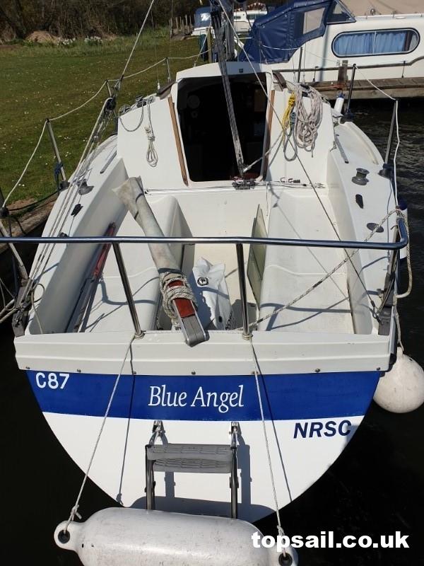 1986 Pegasus 700 (Shallow Fin Keel)