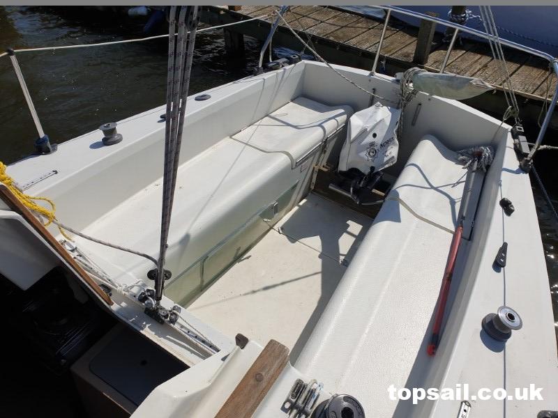 1986 Pegasus 700 (Shallow Fin Keel)