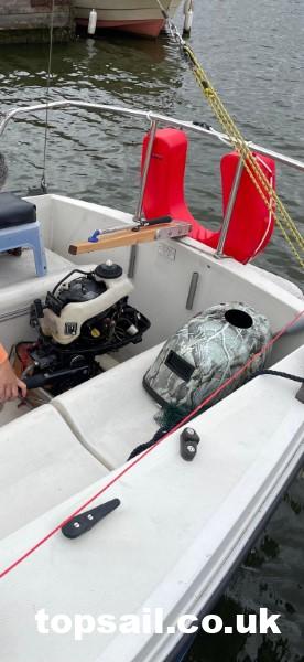 1986 Pegasus 700 (Shallow Fin Keel)