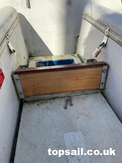 1986 Pegasus 700 (Shallow Fin Keel)