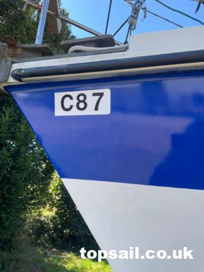 1986 Pegasus 700 (Shallow Fin Keel)