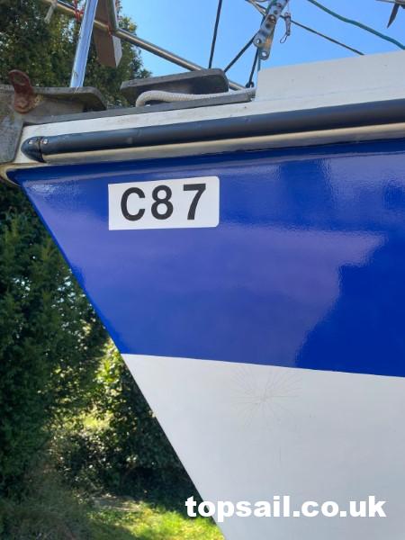 1986 Pegasus 700 (Shallow Fin Keel)