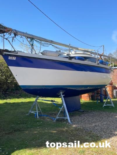 1986 Pegasus 700 (Shallow Fin Keel)