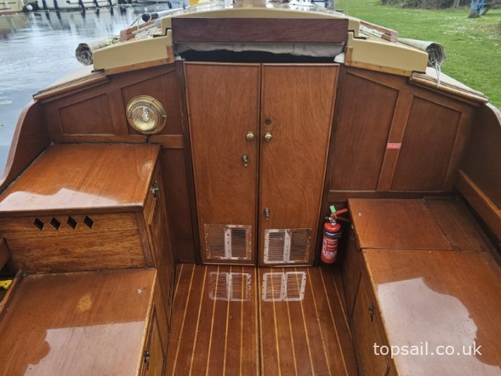 1993 Farrington 30 RCC #322 (GRP Hull)