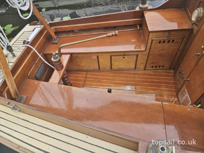 1993 Farrington 30 RCC #322 (GRP Hull)
