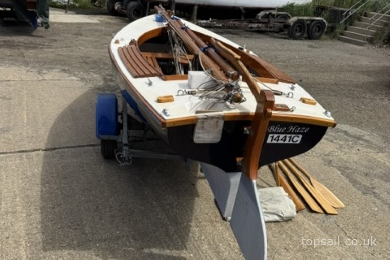 2013 Salterns Tela GRP Day Sailer (with Trailer)