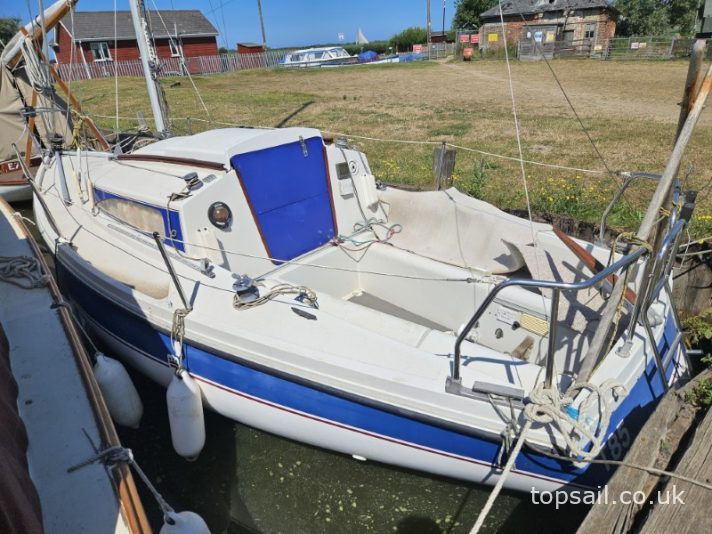 Pegasus 700 (Bilge/Twin Keel)