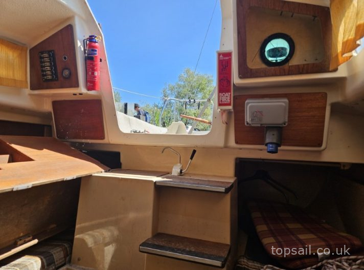 Pegasus 700 (Bilge/Twin Keel)