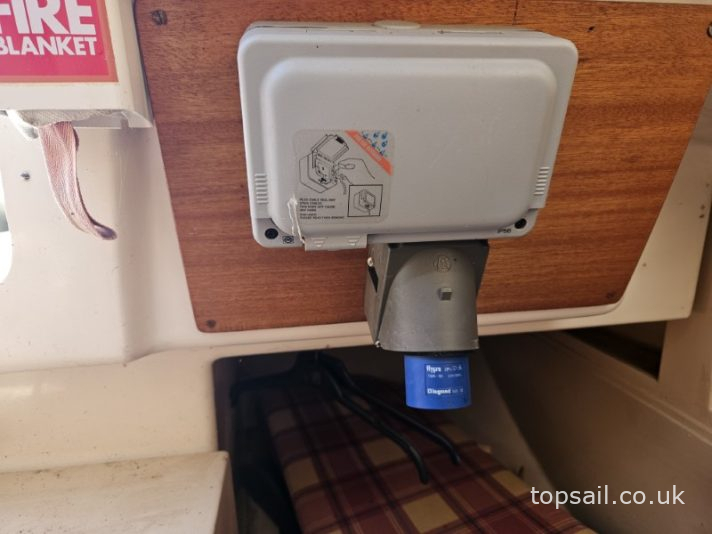 Pegasus 700 (Bilge/Twin Keel)