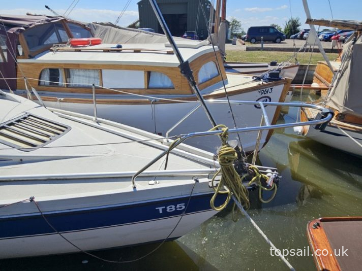 Pegasus 700 (Bilge/Twin Keel)
