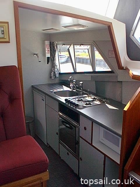 1994 Sheerline 35/Sheerline 1070 Centre Cockpit Motor Cruiser